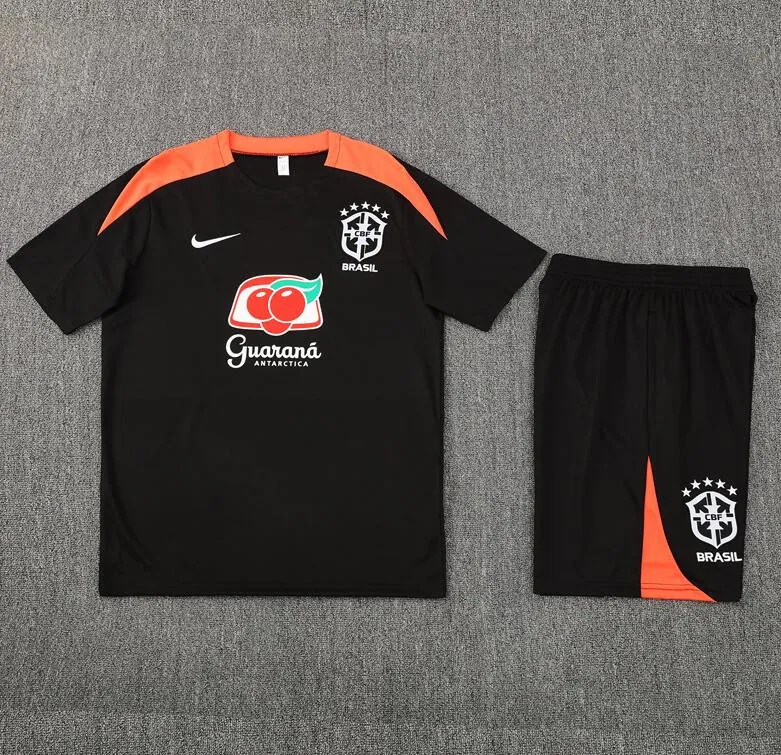 Camiseta BRASIL Pre-Match (Hombre/Niño) 25/26 Negro + Pantalones Descuento, date prisa
