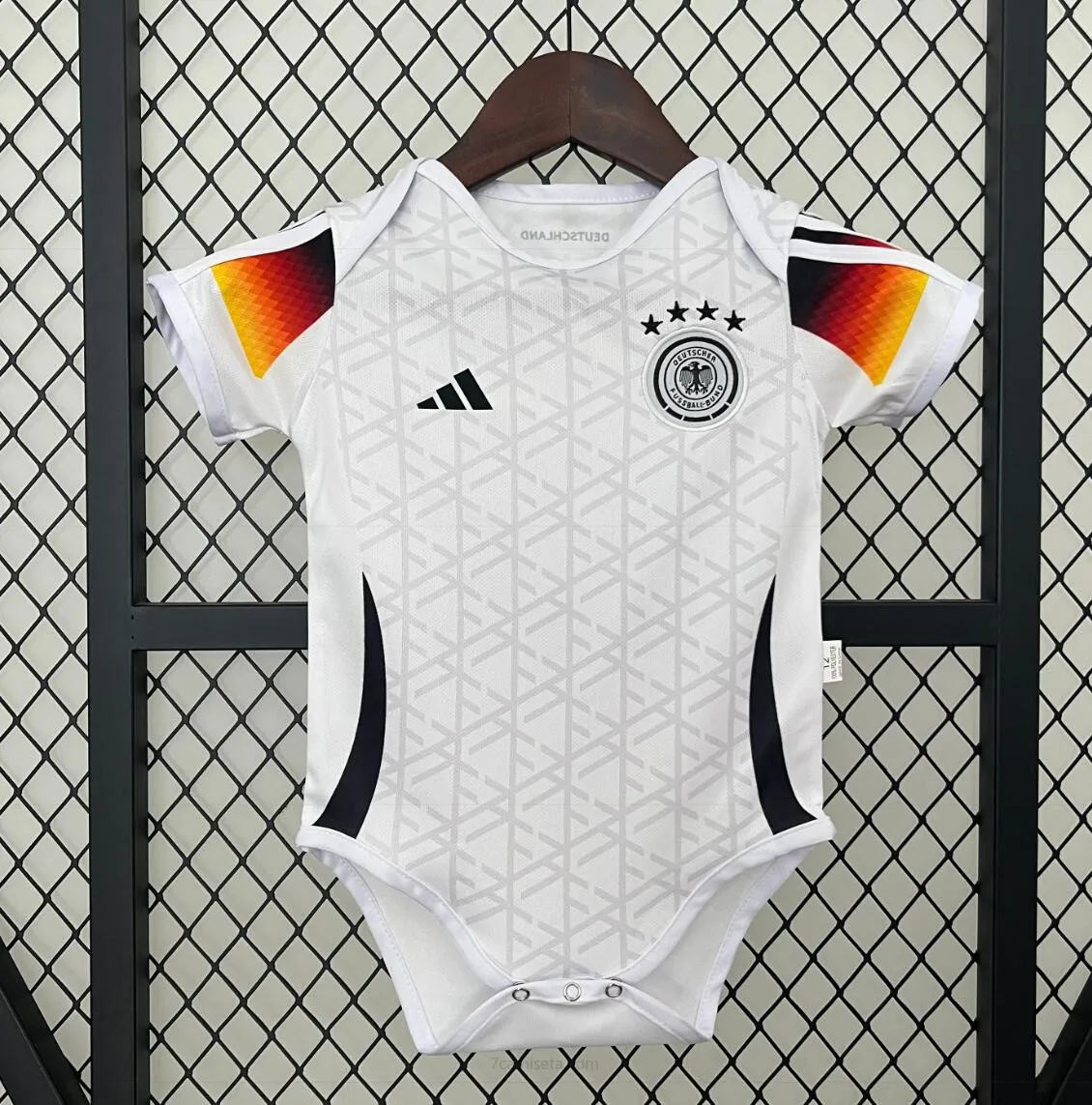 Miniconjunto Baby Primera Equipación ALEMANIA 24/25 Benefíciate por tiempo limitado