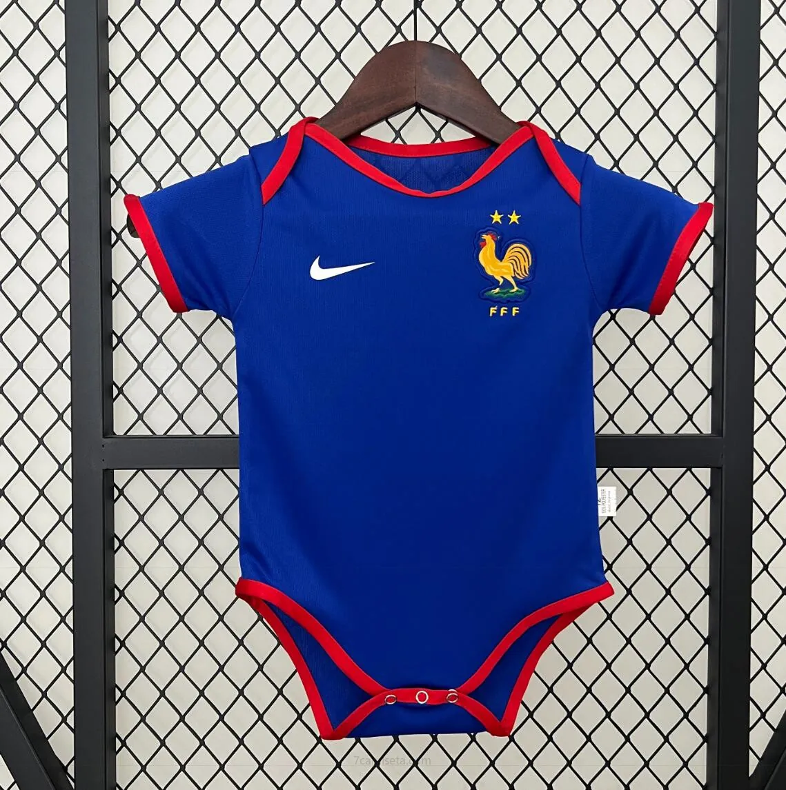 Miniconjunto Baby Primera Equipación FRANCIA 24/25 ¡¡Vaya liquidación, adquiere!