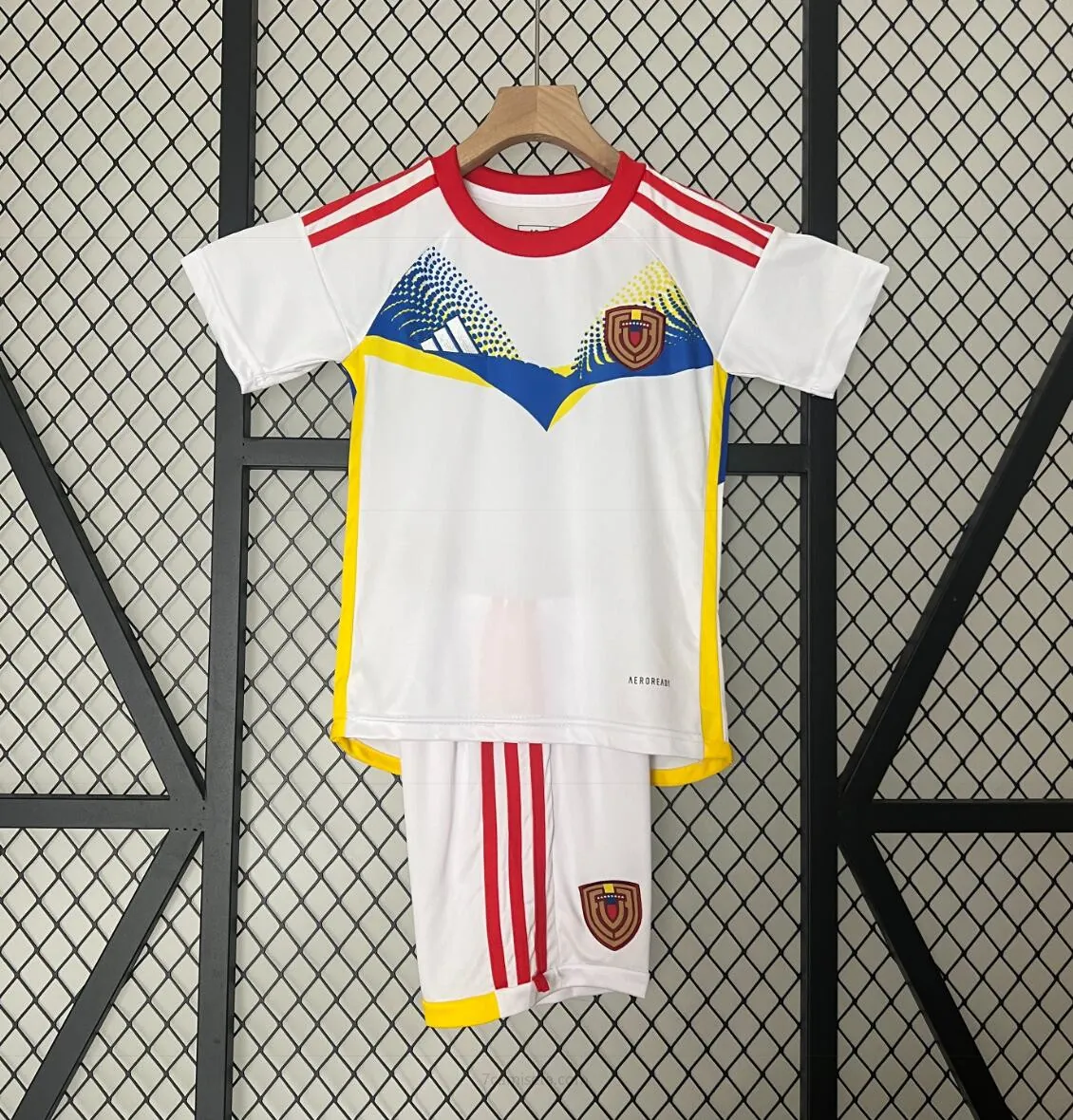 Camiseta Venezuela Segunda Equipación 2024 Niño Justo chollo, agarra sin competencia