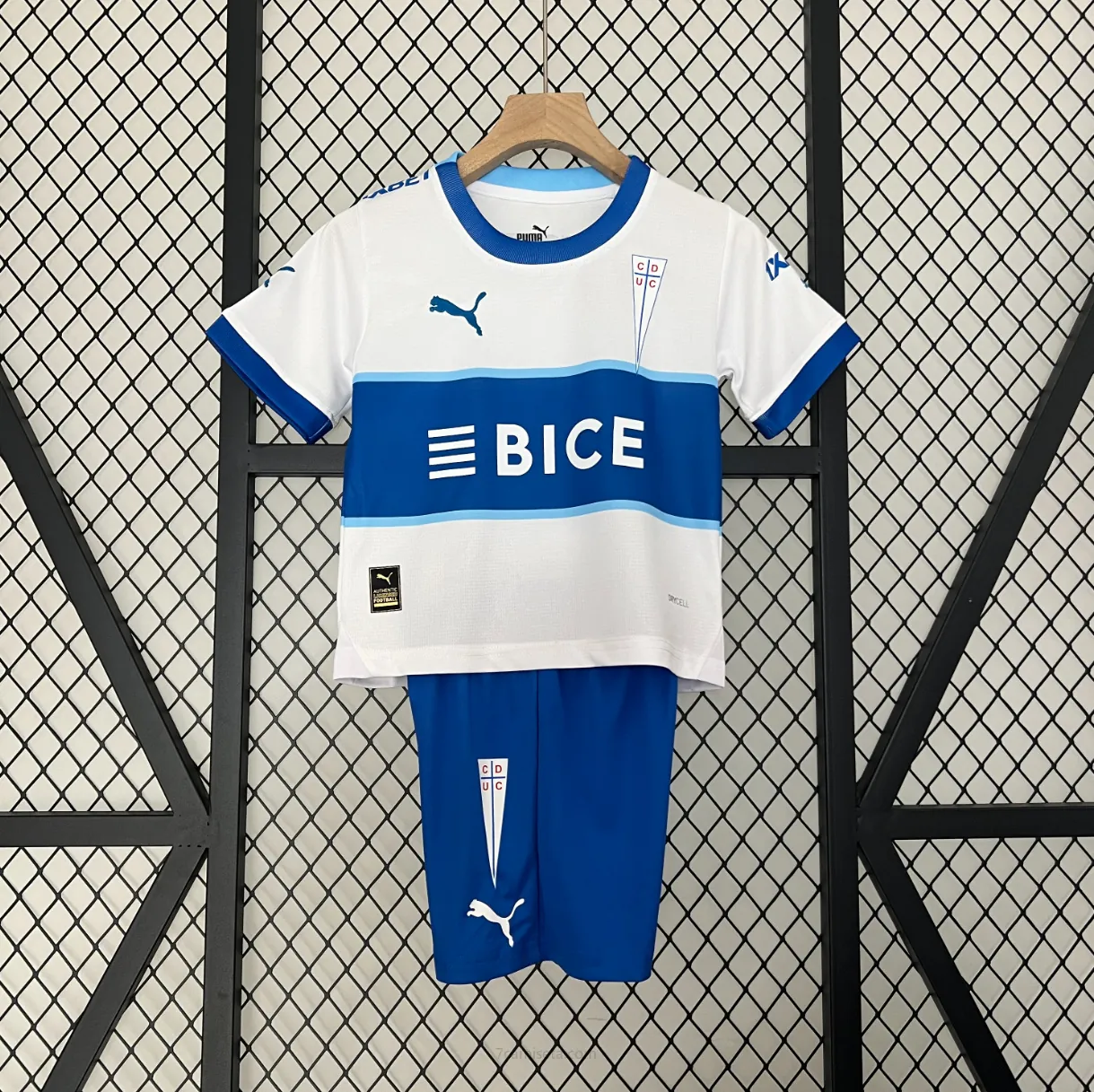 Camiseta Deportivo Universidad Católica Primera Equipación 24/25 Niño Bicoca, llévatelo