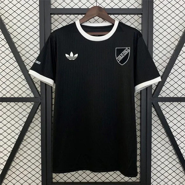 Camiseta Colo Colo 100th Anniversary 2025/26 Negro Divino rebaja, dispara de infarto