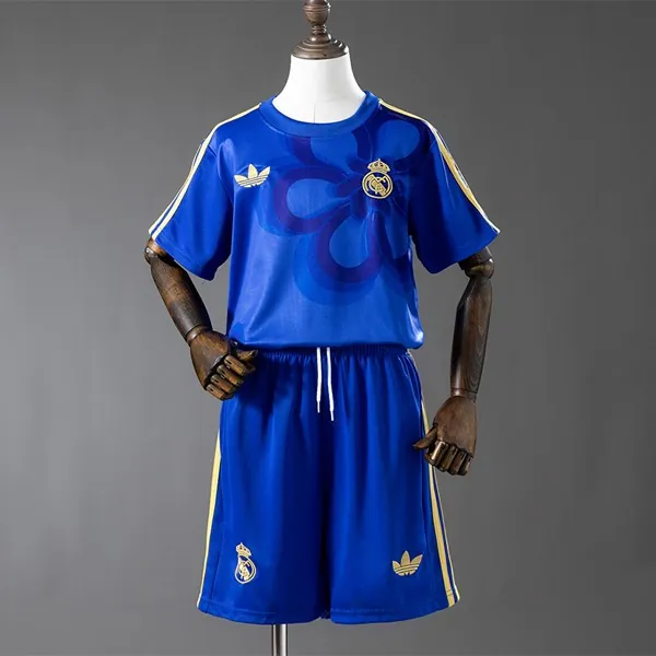 Camiseta Real Madrid Cultural Story Niño 2026 ¡¡Qué chollazo, hazte con él!